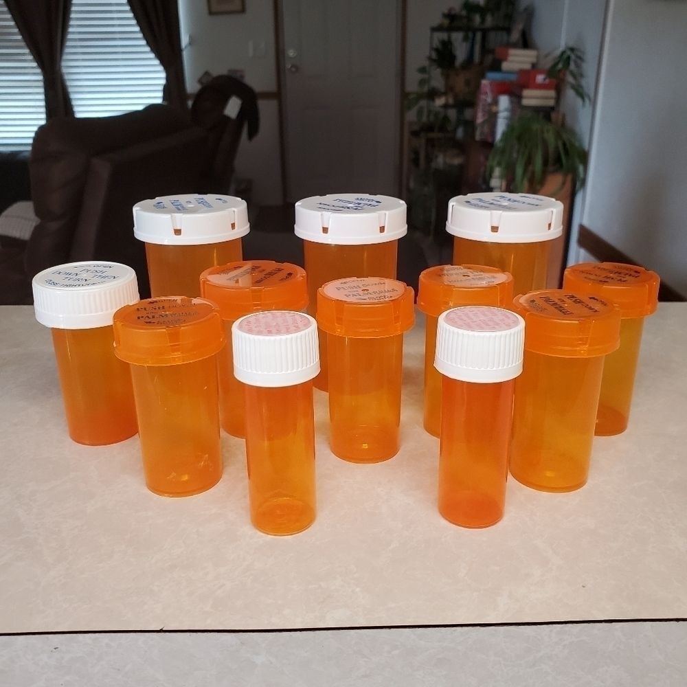 Empty Pill Bottles For Storage or Crafts Lot of 12 Assorted Size